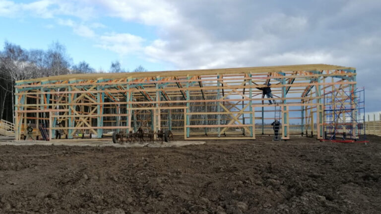 Цех для заготовки пантов. Монтаж каркаса.