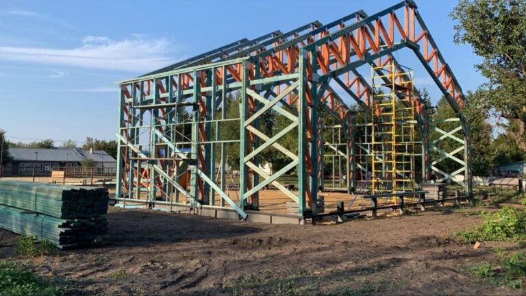 Конный манеж (Тамбов). Монтаж каркаса